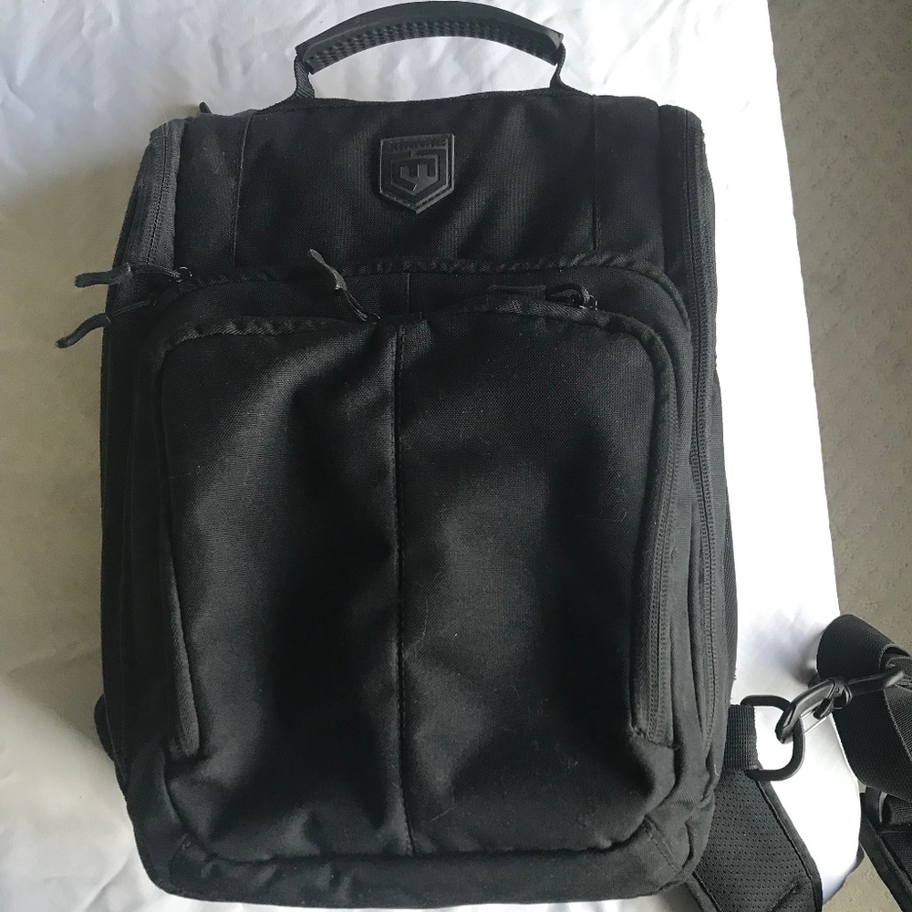Black Cannae Sling Bag